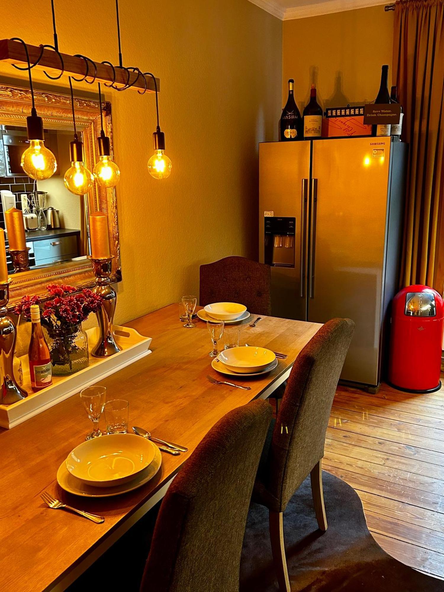 Deluxe Altbaucharme In Zentraler Lage Apartment Kiel Ngoại thất bức ảnh